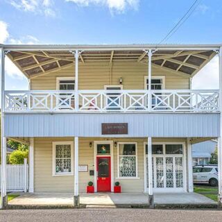 Lady Bowen Bed & Breakfast